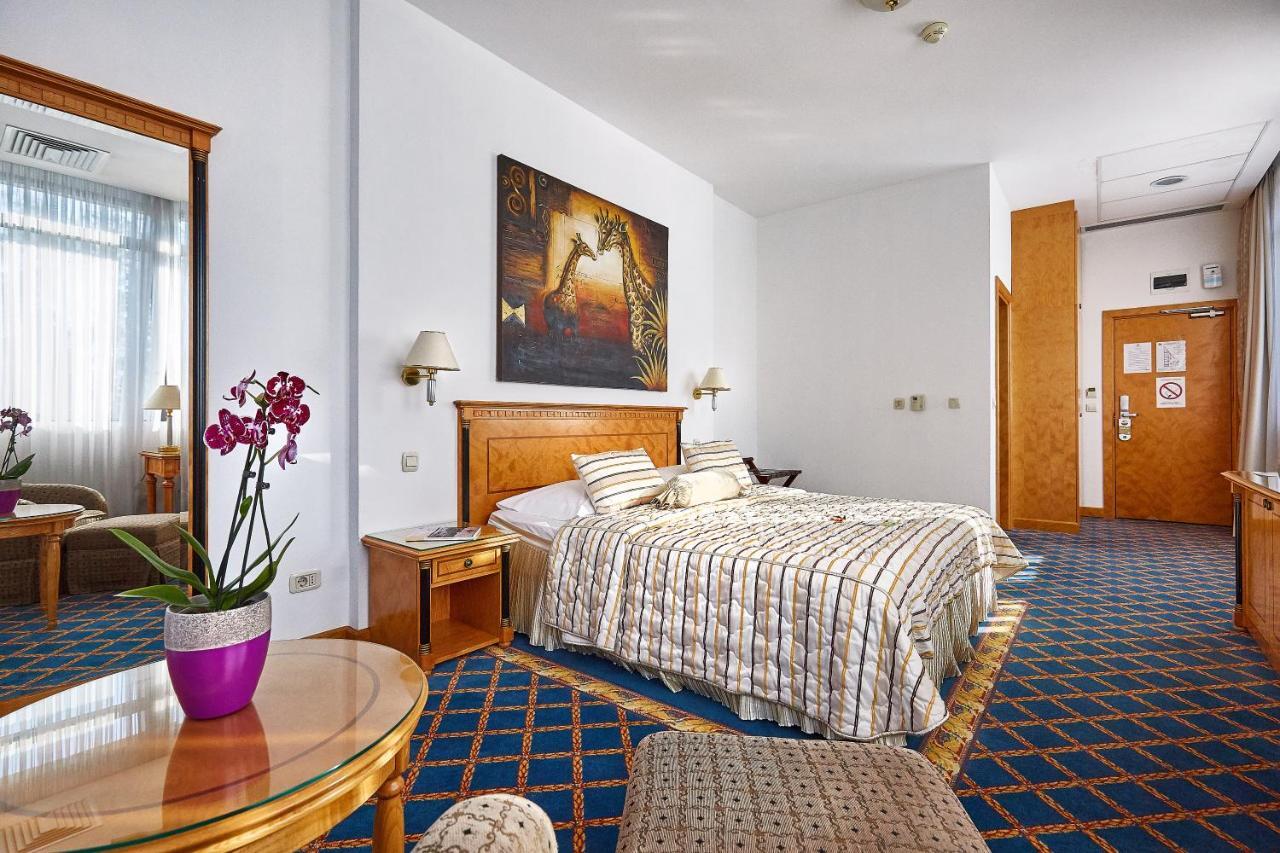 Garni Hotel Master Нови-Сад Экстерьер фото