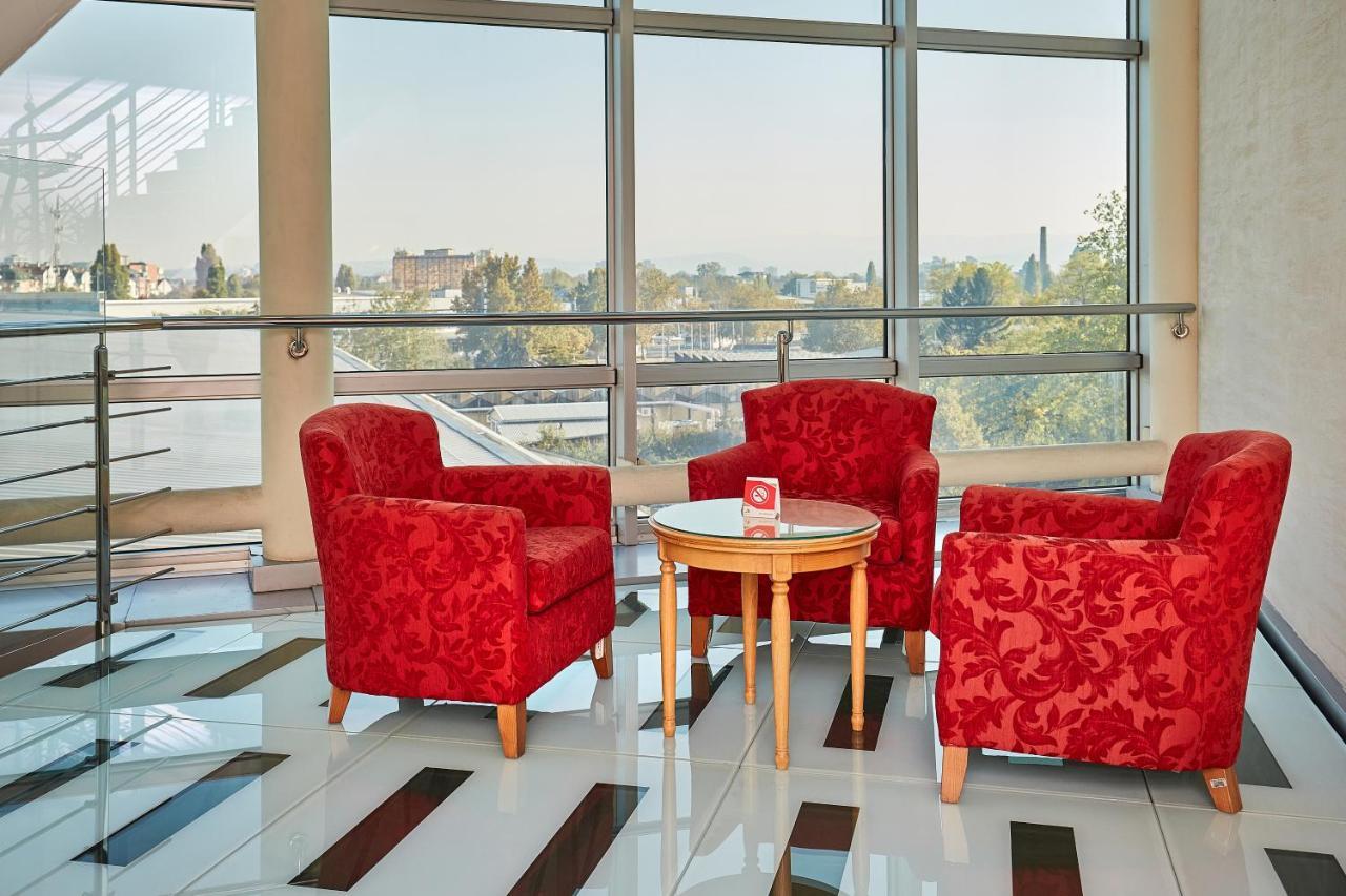Garni Hotel Master Нови-Сад Экстерьер фото