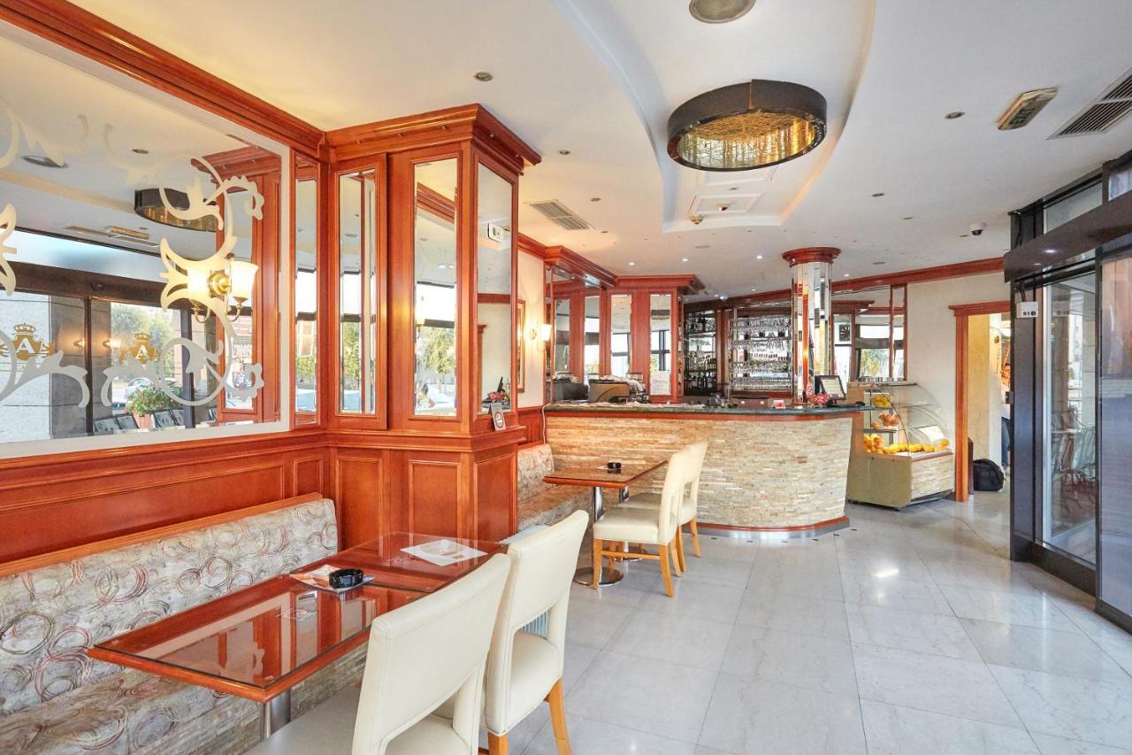 Garni Hotel Master Нови-Сад Экстерьер фото