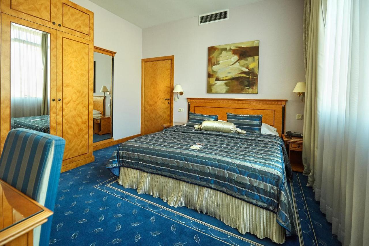 Garni Hotel Master Нови-Сад Экстерьер фото
