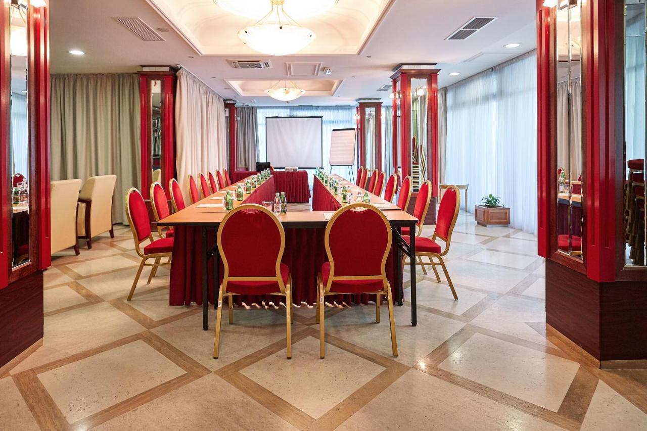 Garni Hotel Master Нови-Сад Экстерьер фото