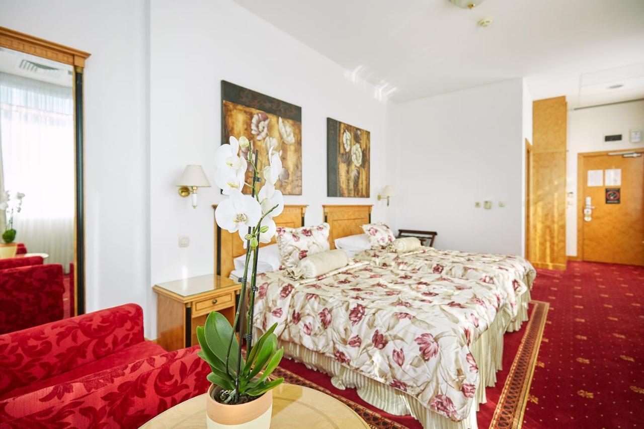 Garni Hotel Master Нови-Сад Экстерьер фото